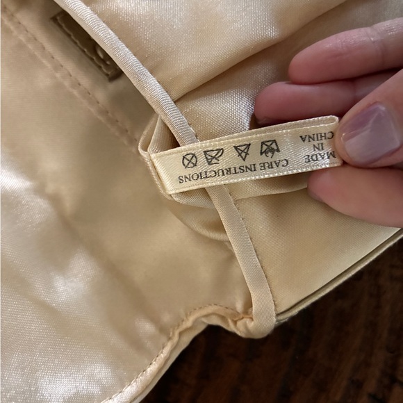 Dior Parfums Small Toiletry Bag Gold - Vintage Rare Authentic - Picture 8 of 9